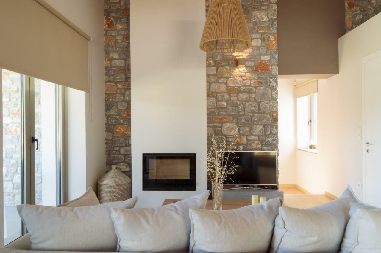 Elies Residences Luxury Apartments Mytilene ภายนอก รูปภาพ